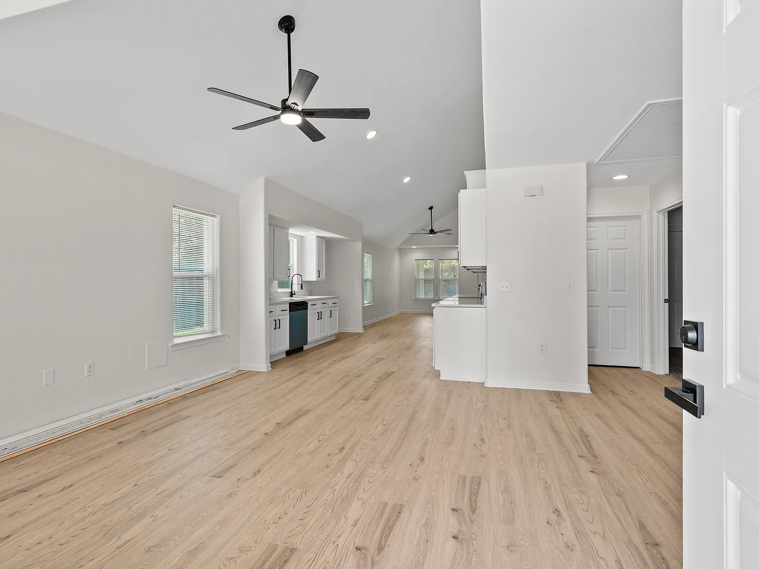4612 Market St — Photo 3
