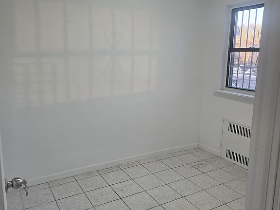 5th image of 4553 Kings Hwy Floor 1