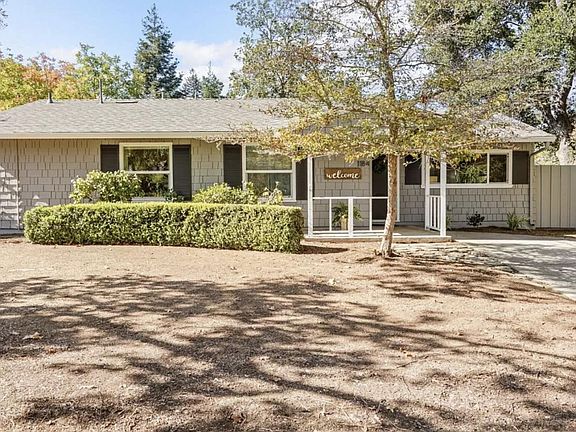 2nd image of 1184 Solana Dr