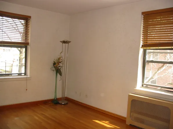 2645 Homecrest Avenue image 1 of 3