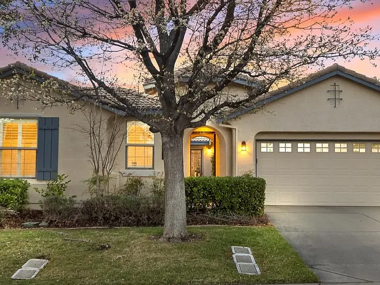 5028 Garlenda Dr — Photo 1