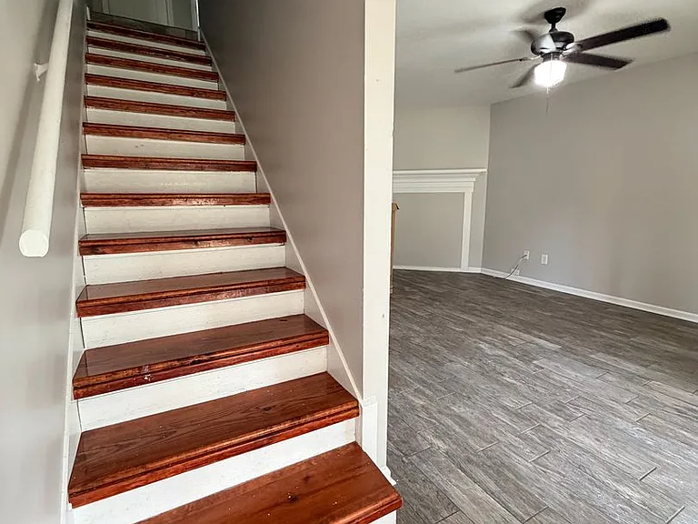 8702 White Rock Ln — Photo 6