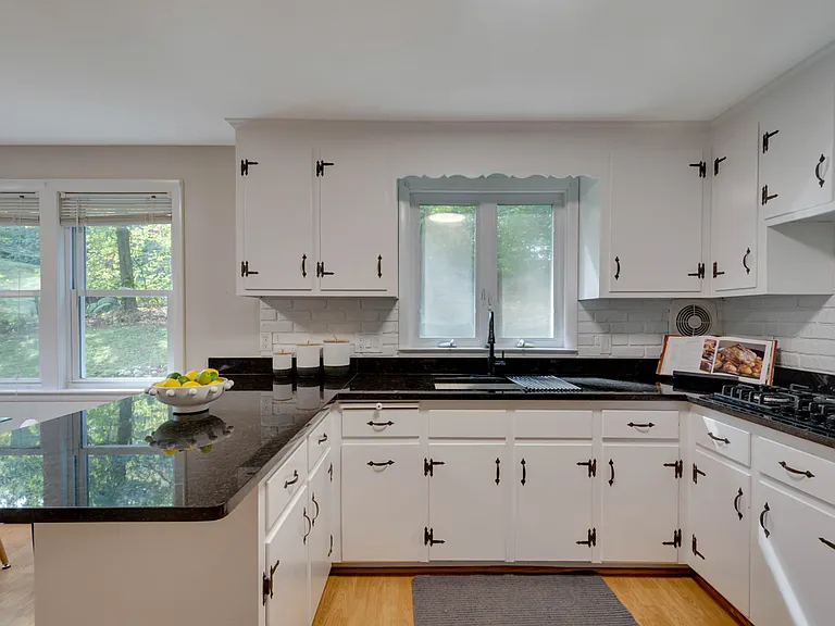 215 Blue Hill Dr — Photo 17