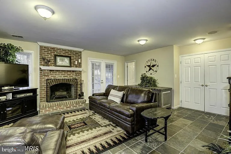 10501 Chancery Ct — Photo 17