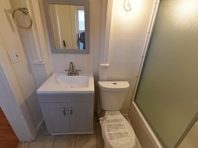 144 3rd St #3 — Photo 8