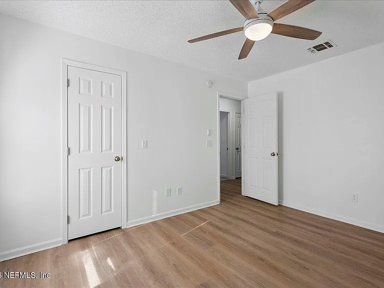 4470 Carriage Crossing Dr — Photo 16