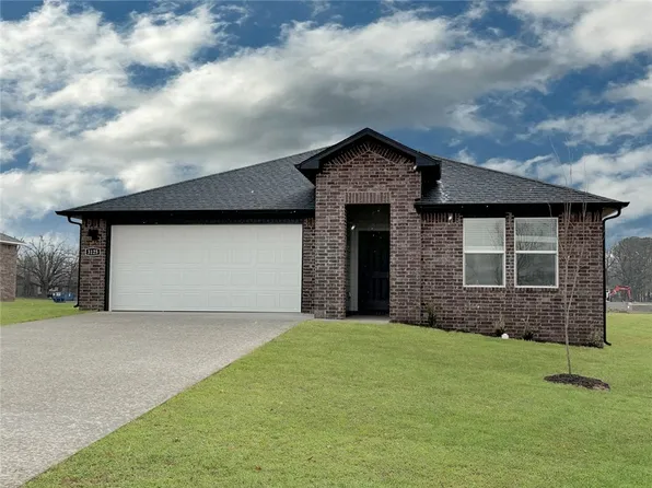 3125 N Rooster St, Siloam Springs, AR 72761