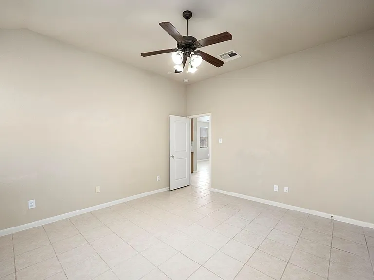 20935 Brodie Ln — Photo 16