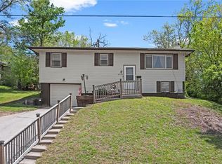 115 Collette St, Excelsior Springs, MO 64024