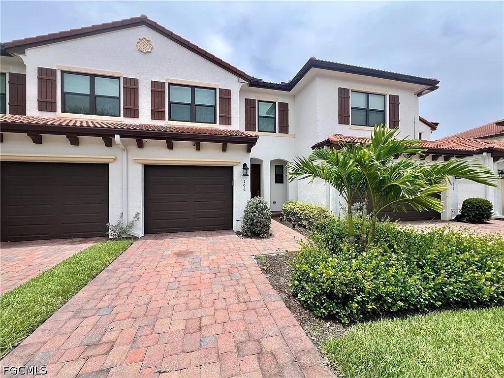 3 bed, 2.5 bath, 1663 sqft, $2,200 — Photo 3