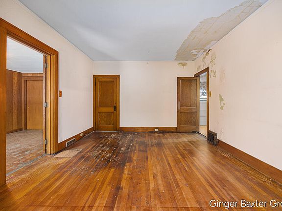 5th image of 125 E 22nd St