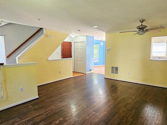 5th image of 9823 Bon Haven Ln