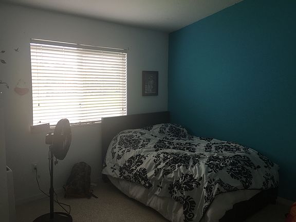 5th image of 1005 NE 34th Ave Unit 203