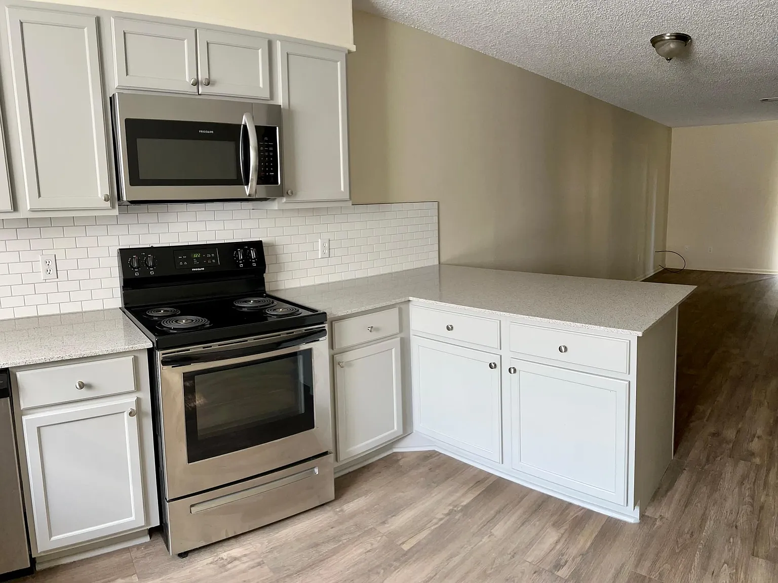 2 bed, 2.5 bath, 1496 sqft, $1,650 — Photo 3