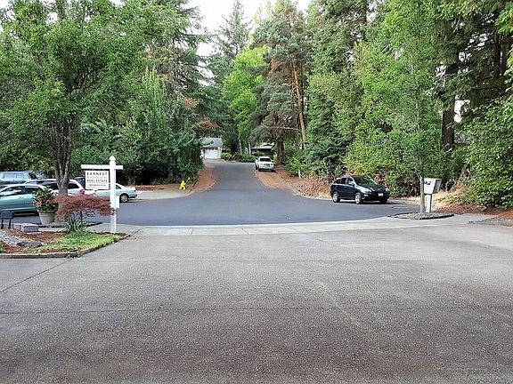 4th image of 1483 SE 35th Ave