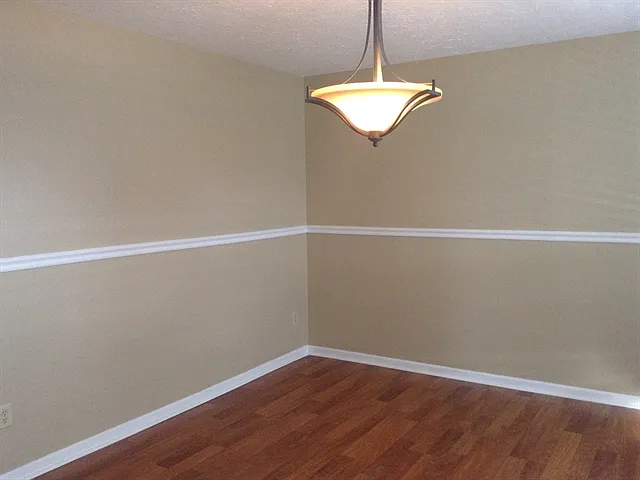 6335 Glenmont Dr — Photo 4