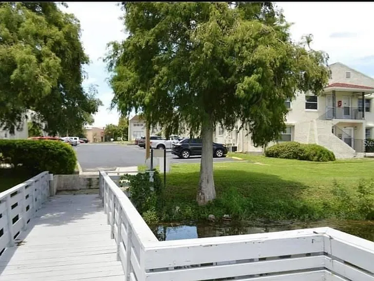 1103 Cypress Gardens Blvd #203 — Photo 4