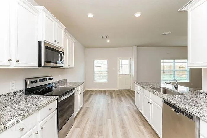 10457 Sweetwater Creek Dr — Photo 5