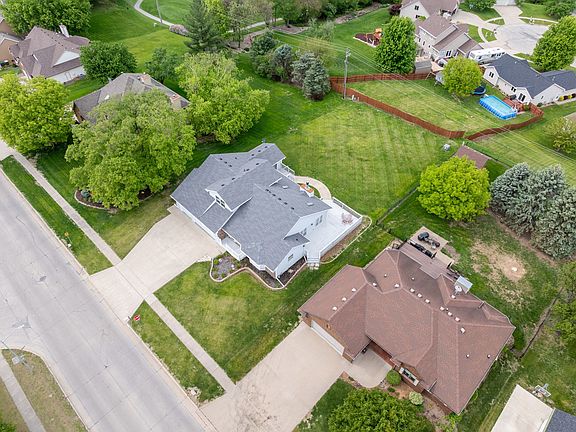 3rd image of 110 W Orchard Ave