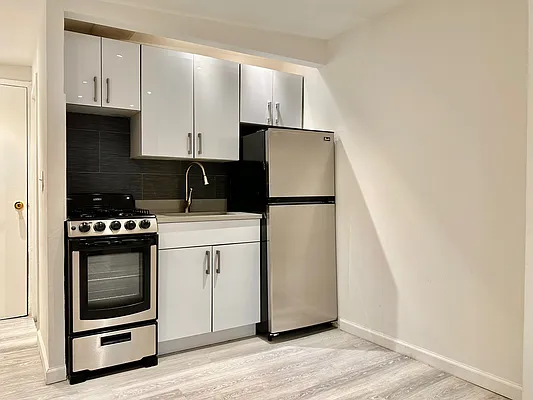 Rented by Compass | media 7