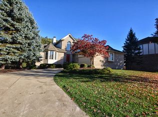 2052 Reagan Dr, Rochester Hills, MI 48309