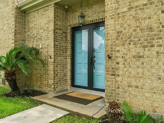 Double entry doors