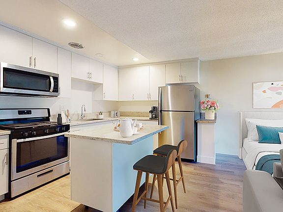 Free-Standing-Island in kitchen at Mediterranean Village West Hollywood