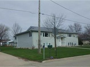 301 N Ave S, Vinton, IA 52349