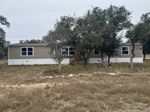 492 private road 1511, Bandera, TX 78003