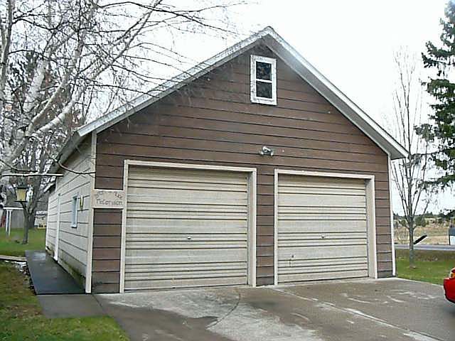 2nd image of 264 E 4th St