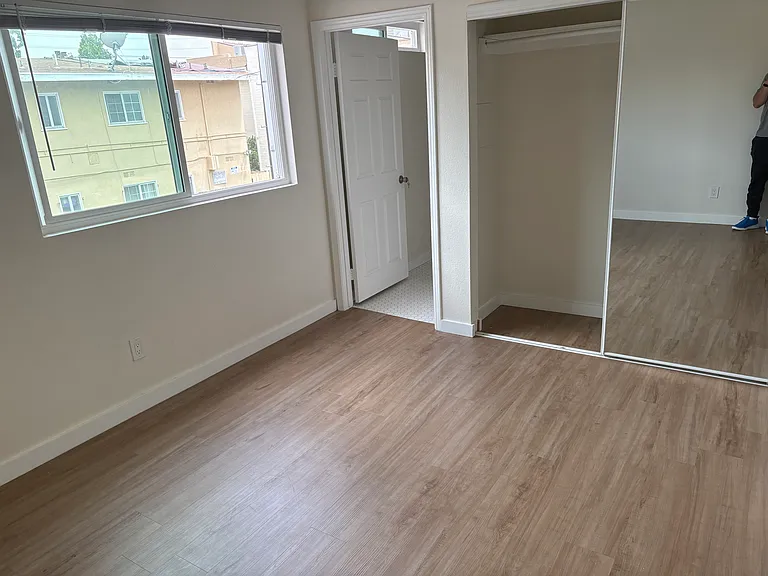 14116 Tiara St #5 — Photo 32