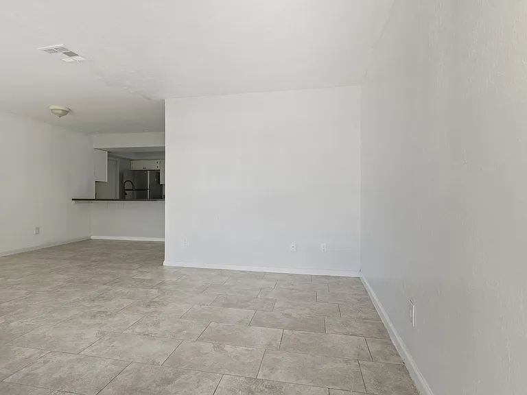 4305 SW Santa Barbara Pl — Photo 5