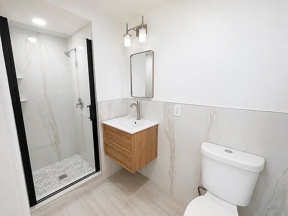 2nd image of 21 Crawford Ct #1