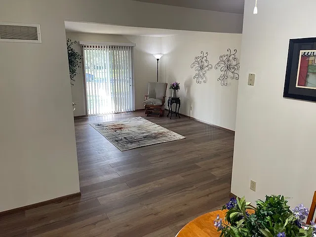 6850 W Kathleen Ct — Photo 2