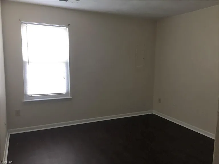 1822 Chantilly Ct — Photo 7