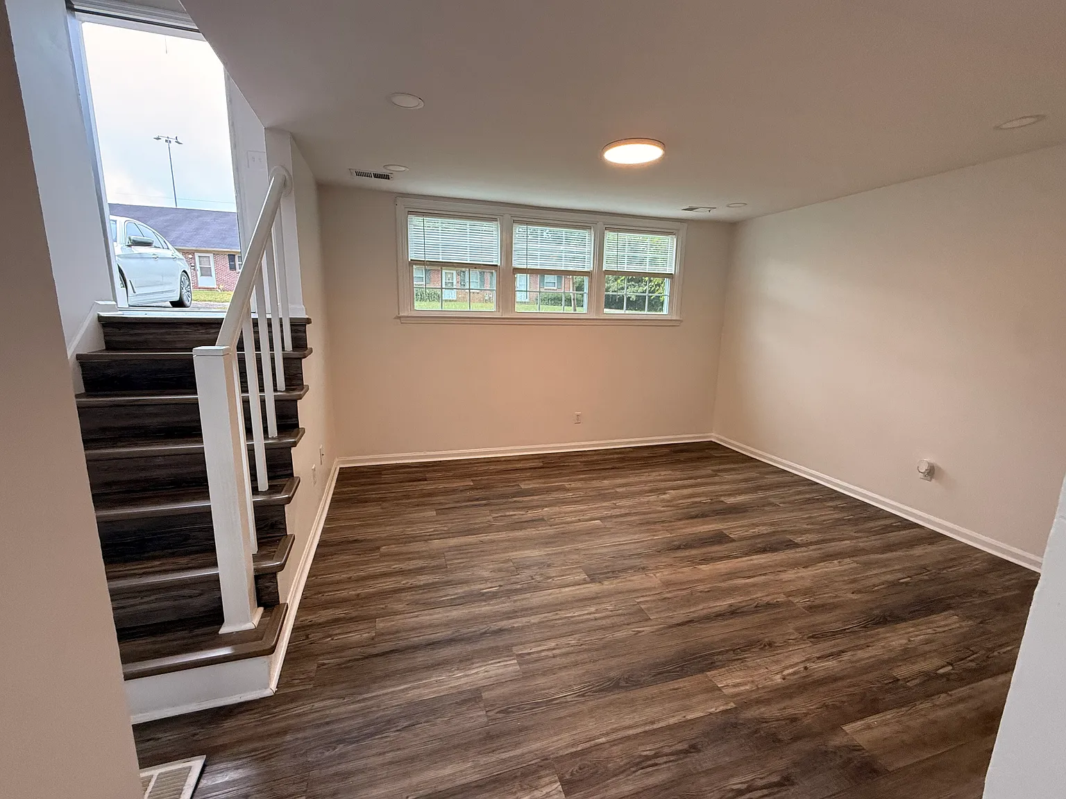 3 bed, 1.5 bath, $1,500 — Photo 3