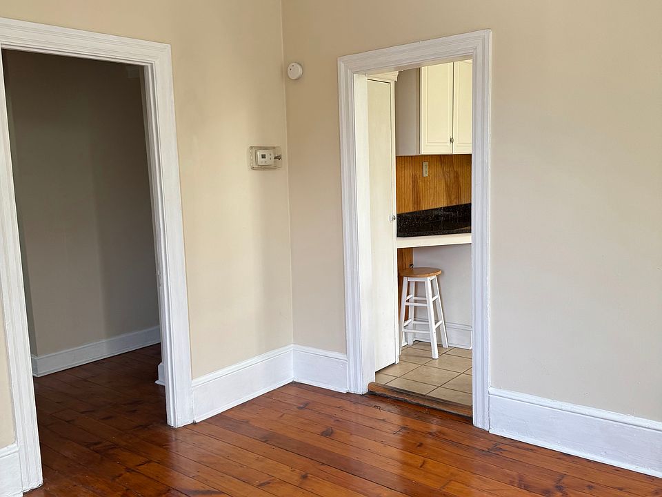 1st image of 1021 Green St