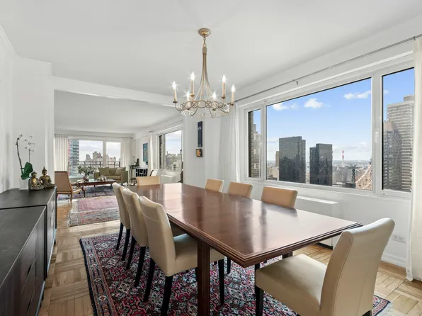 303 East 57th Street image 9 of 12