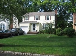 40 Sherbrooke Pkwy, Livingston, NJ 07039