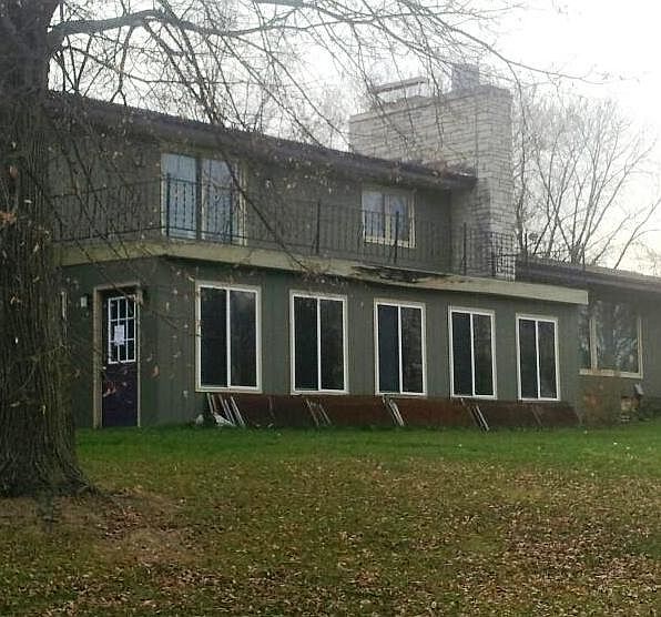 2nd image of 2424 Estella St