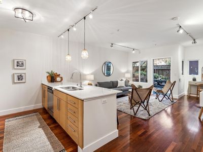 532 30th St APT 2, Oakland, CA, 94609
