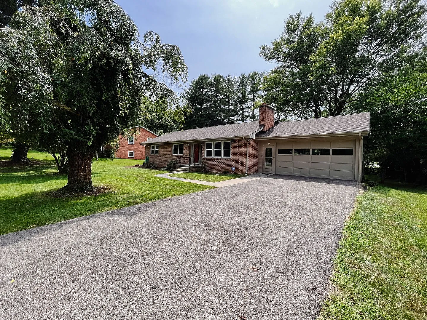 Charming Blacksburg 3 Bedroom, 2 Bath House w/Updated Bath and Kitchen — Photo 1