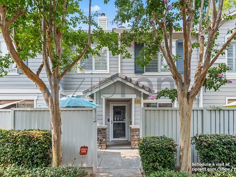 6320 Island Pine Way — Photo 2