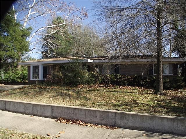 2nd image of 316 Nevada Dr