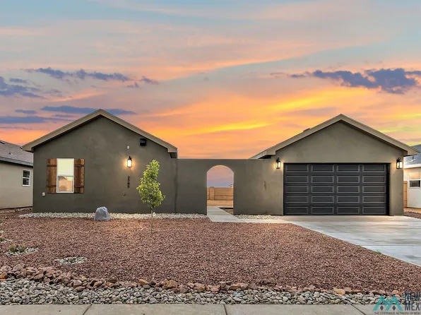 2303 Magnolia Ln, Roswell, NM 88201