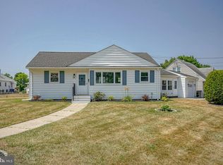 40 Woodbine Ave, Maple Shade, NJ 08052