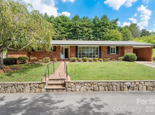 62 W Haywood Dr, Canton, NC 28716