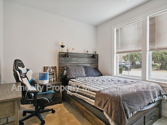 4th image of 121 Daybeacon St #1