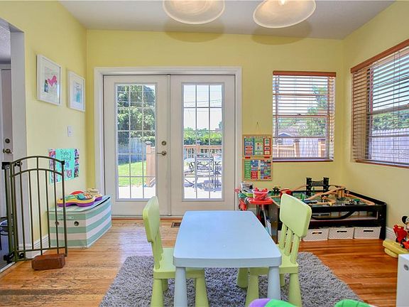 5th image of 906 Buckwood Dr