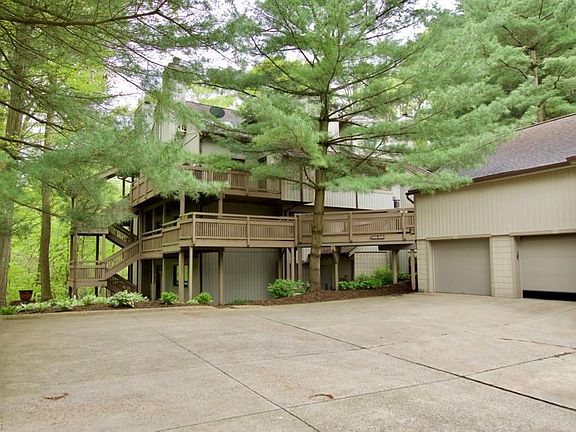 2nd image of 570 Meredith Ln